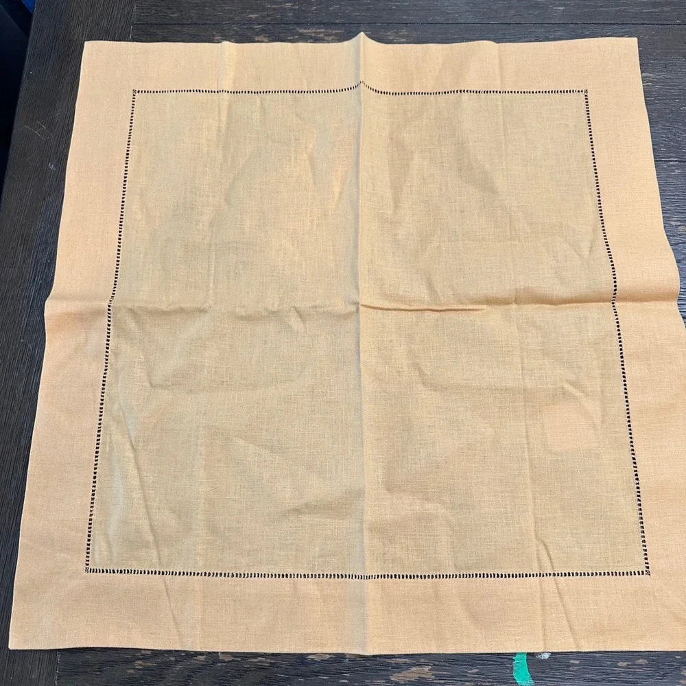 POTTERY BARN Hemstitched Dinner Napkins 4 Piece Linen Cotton Blend in Amber NEW